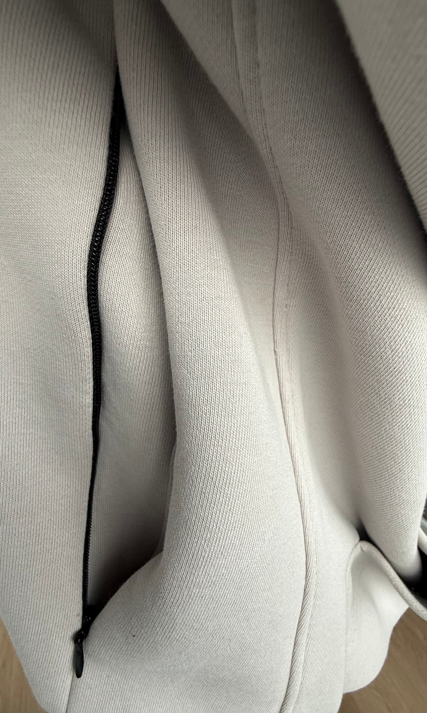 Side pockets on both sides of hoodie